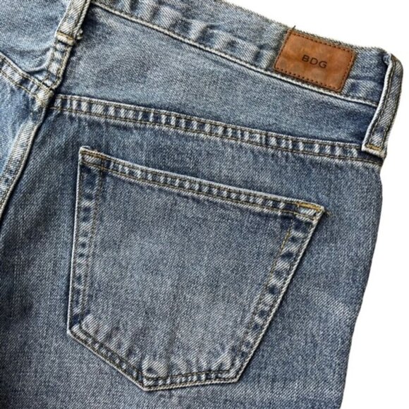 BDG URBAN OUTFITTERS Mid-Rise Breezy Button-Fly Jean Shorts - Size 25 - Picture 6 of 10